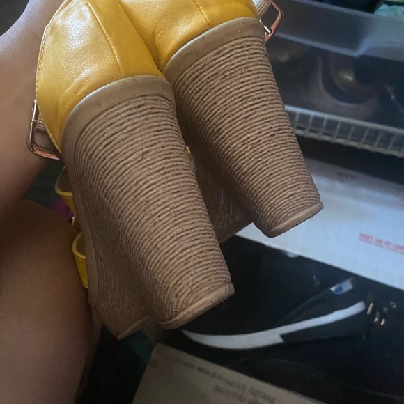 Platform sandals - Picture 2 of 6